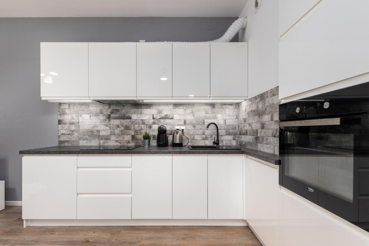 Rakowska 14A 1 Bedroom By Homeprime วอร์ซอ ภายนอก รูปภาพ